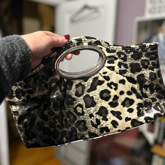 Clutch - Picture 3 of 3